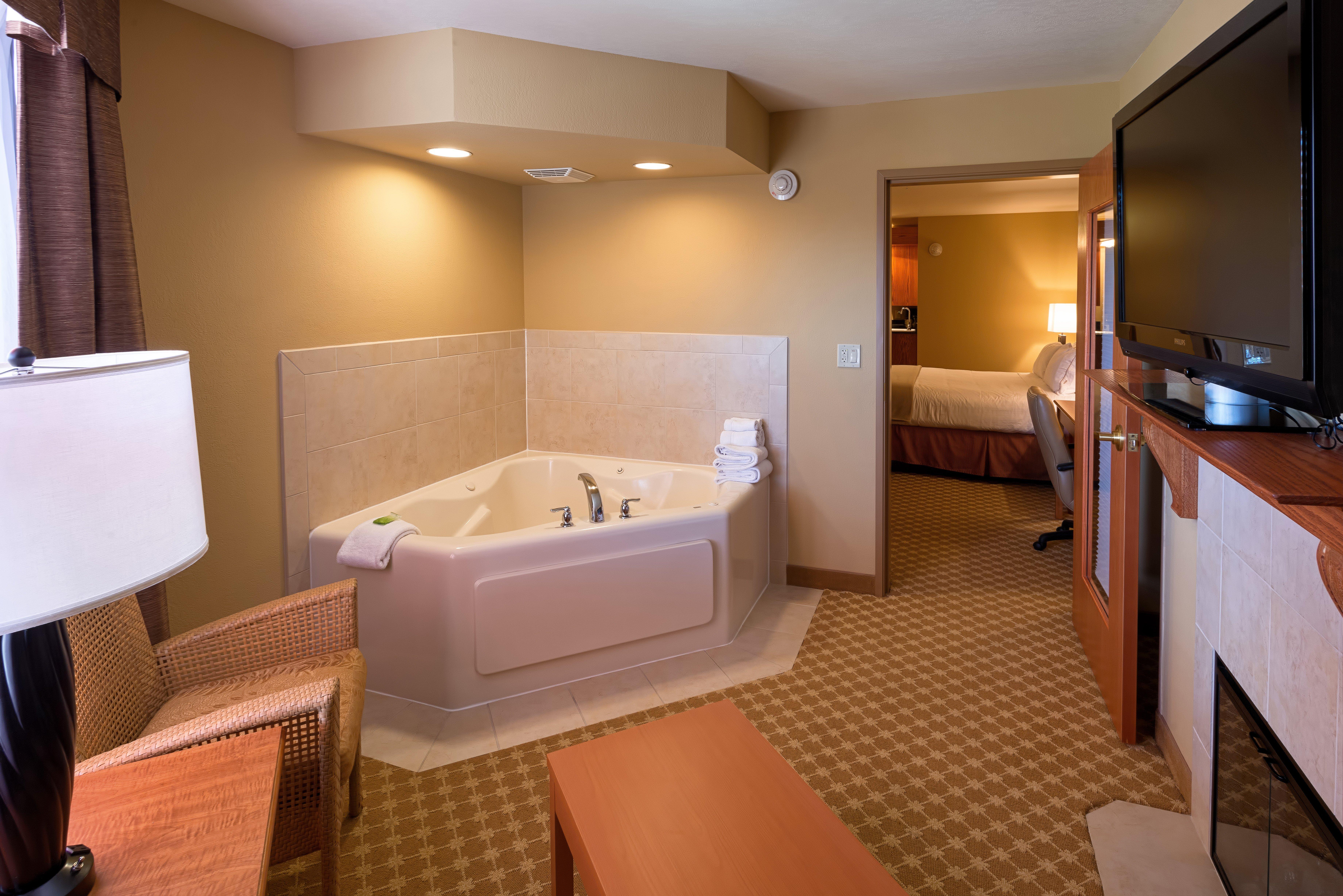 Holiday Inn Express Hotel & Suites Chicago West Roselle By Ihg Dış mekan fotoğraf